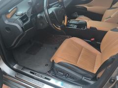Lexus ES 300h Premium Edition - ფოტო 14