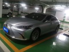 Lexus ES 260 Excellence Edition - ფოტო 1