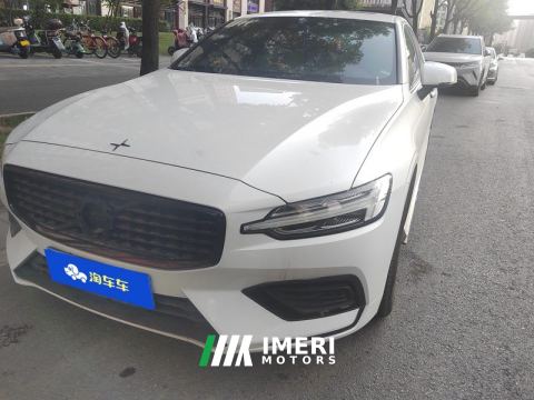 2022 Volvo S60 B4 Smart Luxury Edition - car from China