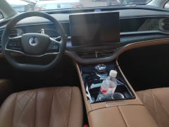 Denza D9 DM-i 1.5T 190km AWDPremium Version 7 - ფოტო 16