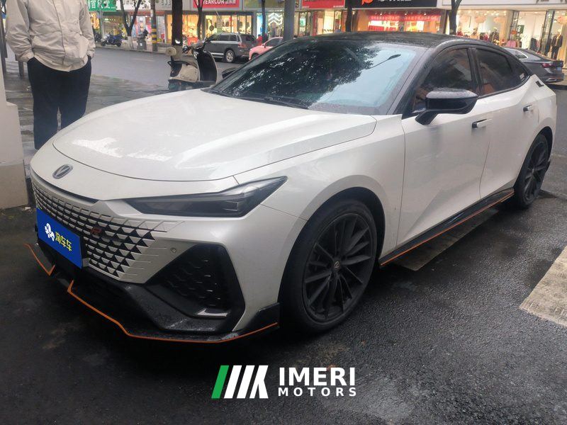 Changan UNI-V 2.0T Leading Speed Edition - автомобиль из Китая