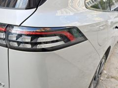 Dongfeng Yipai 008 EREV 210Max 6-seater - фото 5