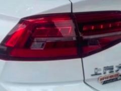 Volkswagen Lamando 230TSI DCT Stylish Edition - photo 4
