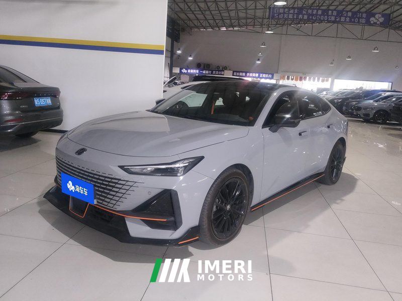 Changan UNI-V 1.5T Premium Version - автомобиль из Китая