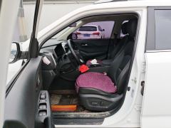 Hyundai ix35 2.0L Automatic 2WD Leading Edition GLS - ფოტო 14