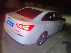 Chevrolet Monza 320 Edition - photo 2