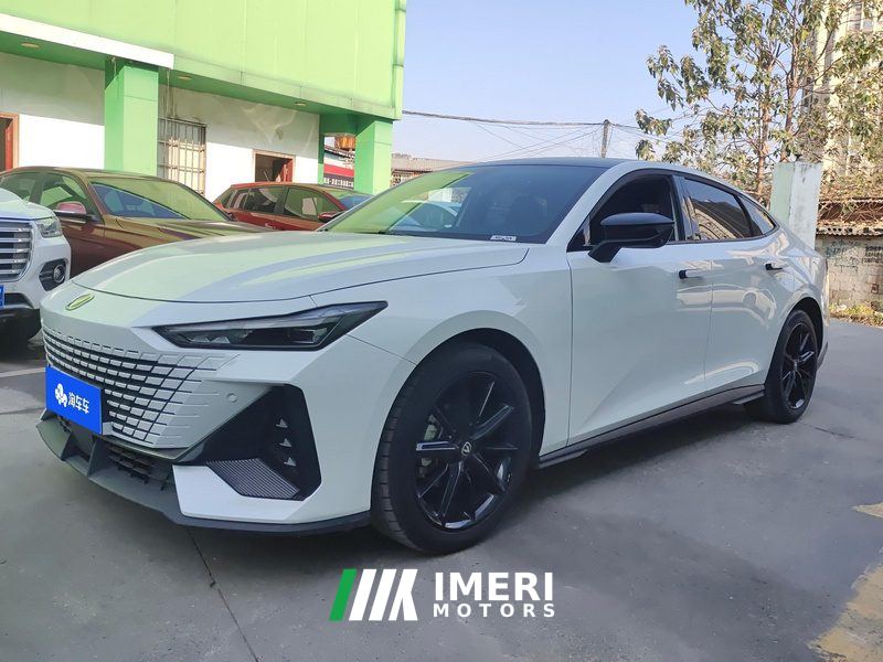 Changan UNI-V 1.5T Premium - ავტომობილი ჩინეთიდან