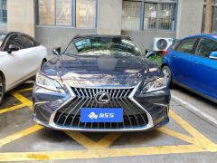 Lexus ES 200 CVT Luxury Edition - ფოტო 3