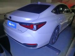 Lexus ES 200 Premium Edition - фото 2