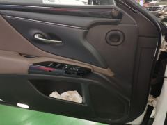 Lexus ES 300h Excellence - photo 12