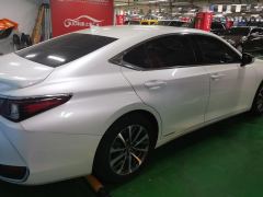 Lexus ES 300h Excellence - photo 2