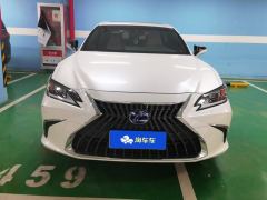 Lexus ES 300h Excellence - photo 3