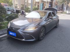 Lexus ES 300h Premium Edition - photo 1