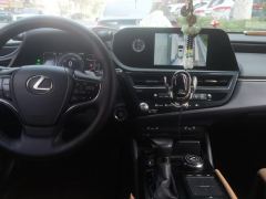 Lexus ES 300h Premium Edition - photo 16