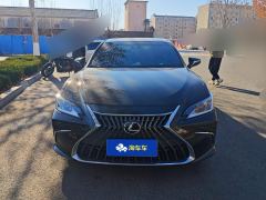 Lexus ES 200 Excellence Edition - ფოტო 3