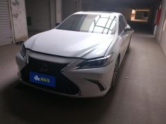 Lexus ES 200 Excellence Edition - photo 1