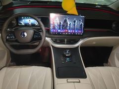 Denza D9 DM-i 1.5T 190km AWD Version 7 - ფოტო 16