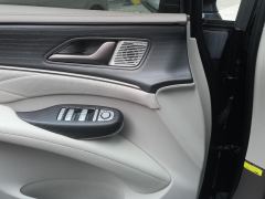 Denza D9 DM-i 970 4WD Flagship Edition - ფოტო 12