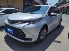 Toyota Sienna Dual-Engine 2.5L Comfort Edition - ფოტო 1