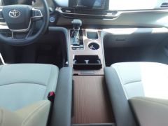 Toyota Sienna Dual-Engine 2.5L Comfort Edition - ფოტო 19