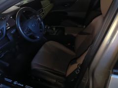Lexus ES 300h F SPORT - ფოტო 14