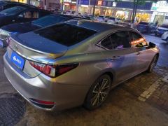 Lexus ES 300h F SPORT - ფოტო 2