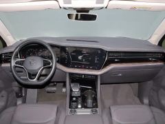 Volkswagen Touareg 3.0T Premium Obsidian Black Sports Suit - фото 10