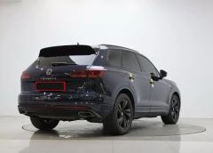 Volkswagen Touareg 3.0T Premium Obsidian Black Sports Suit - фото 6