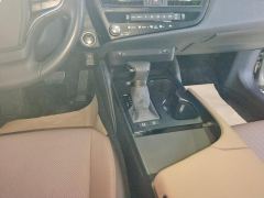 Lexus ES 200 Excellence Edition - ფოტო 19