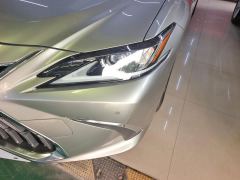 Lexus ES 200 Excellence Edition - ფოტო 4