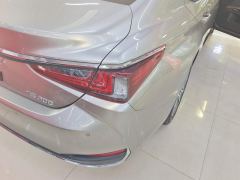 Lexus ES 200 Excellence Edition - ფოტო 5