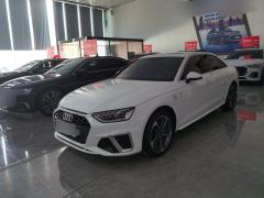 Audi A4L 40 TFSI Fashion Dynamic - фото 1