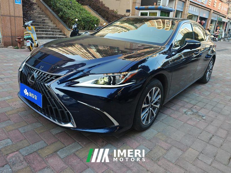 Lexus ES 200 Excellence Edition - автомобиль из Китая