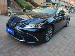 Lexus ES 200 Excellence Edition - фото 1