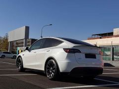 Tesla Model Y Performance All-Wheel Drive - photo 17