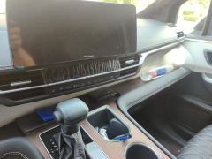 Toyota Sienna Dual-Engine 2.5L Comfort Edition - ფოტო 17