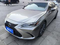 Lexus ES 300h Premium Edition - ფოტო 1
