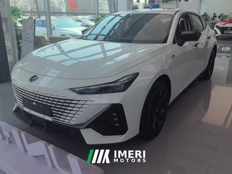 Changan UNI-V Zhidian iDD UNI-V iDD 1.5T 113km Version - автомобиль из Китая