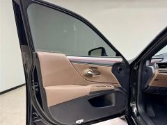 Lexus ES 200 Premium Edition - ფოტო 11
