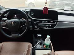 Lexus ES 200 Excellence Edition - ფოტო 16