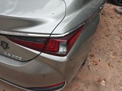 Lexus ES 200 Excellence Edition - ფოტო 5