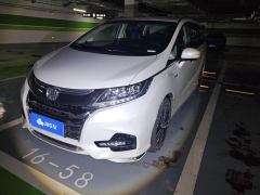 Honda Odyssey 2.0L E-CVT Sharp Luxury Edition - photo 1