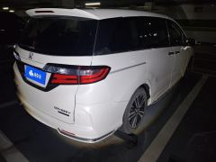 Honda Odyssey 2.0L E-CVT Sharp Luxury Edition - photo 2