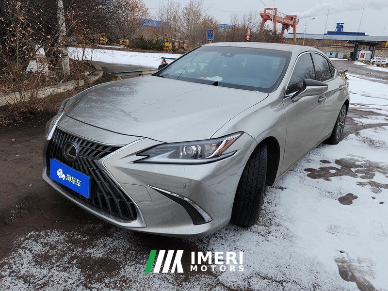 Lexus ES 300h Excellence Edition - ავტომობილი ჩინეთიდან