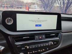 Lexus ES 300h Excellence Edition - ფოტო 17