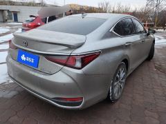 Lexus ES 300h Excellence Edition - ფოტო 2