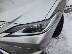 Lexus ES 300h Excellence Edition - ფოტო 4