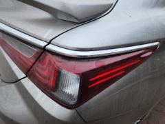 Lexus ES 300h Excellence Edition - ფოტო 5