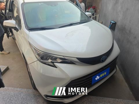 2021 Toyota Sienna 2.5L Hybrid Supreme Edition - car from China