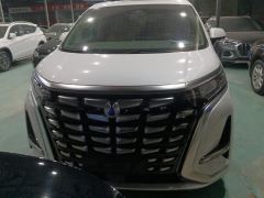 Denza D9 DM-i 1.5T 180km AWD Version 7 - фото 3